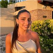 Estudiante universitaria avanzada, doy clases de matemática, física e inglés